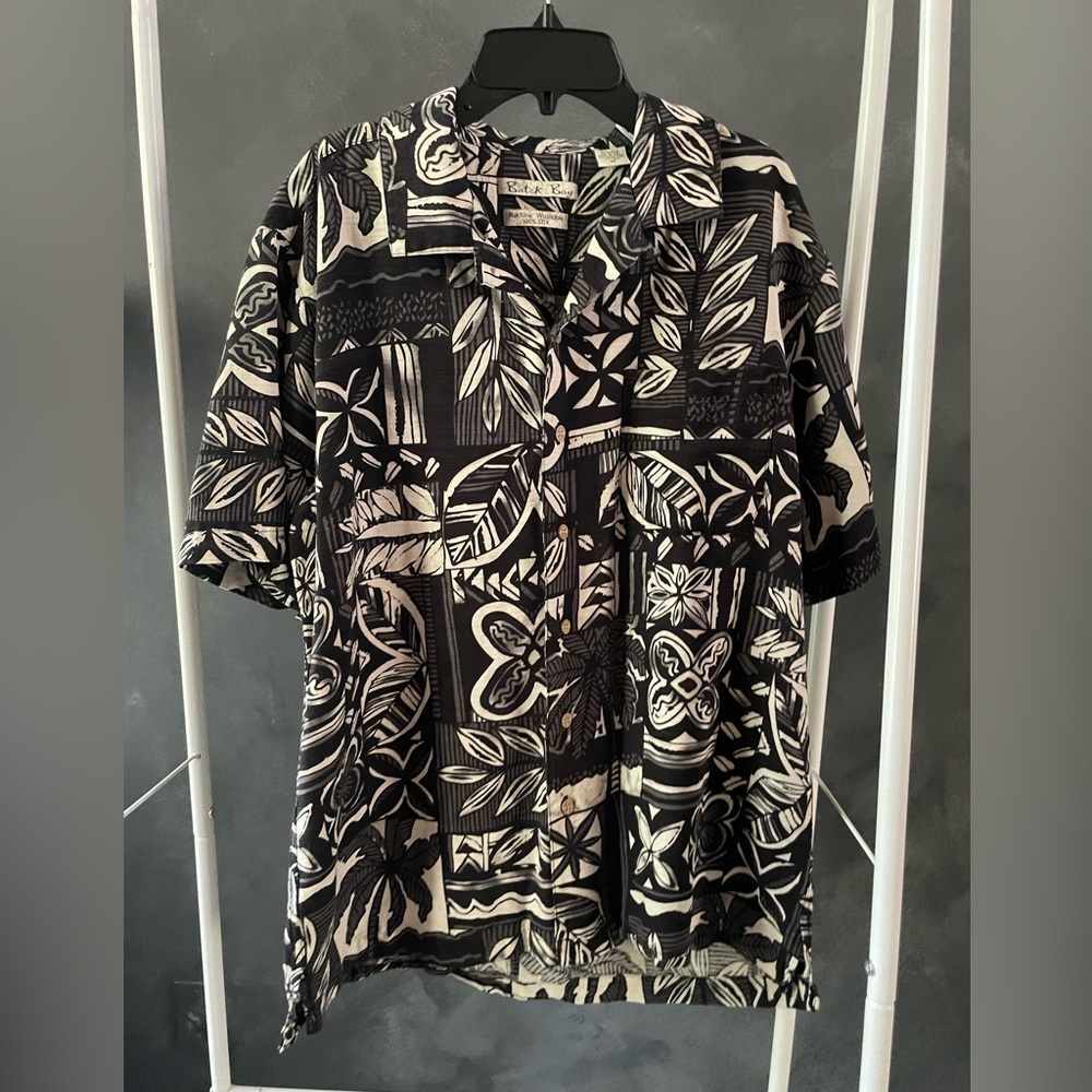 Batik Bay Short Sleeve 100% Silk Hawaiian Button Up Shirt Sz M